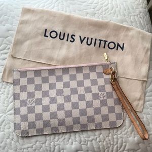 Authentic Louis Vuitton Pochette Wristlet